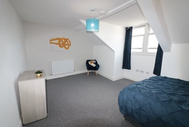 4 bed house, Mount Street, Greenbank, Plymouth, PL48NZ - Image 3