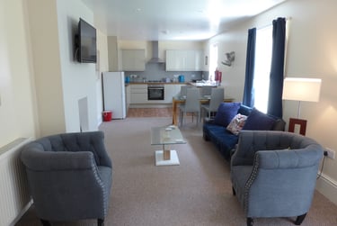 2 bed house, Hill Park Crescent, Greenbank, Plymouth, PL48JP - Image 1