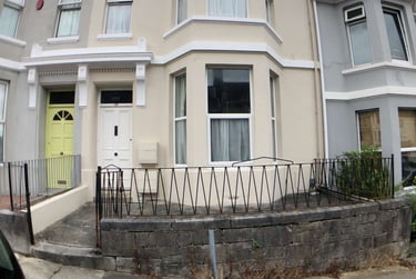 1 bed flat, Baring Street, Greenbank, Plymouth, PL48NG - Image 1
