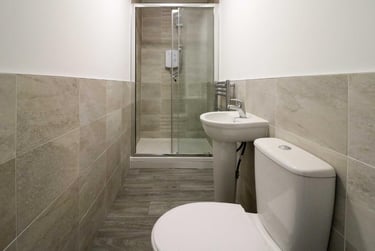 2 bed flat, Alexandra Road, Mutley, Plymouth, PL47EE - Image 3