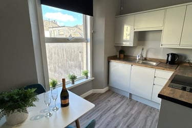 3 bed flat, Mount Street, Greenbank, Plymouth, PL48NZ - Image 4