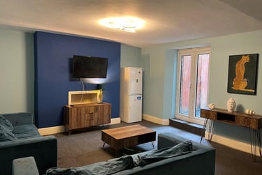 9 bed house, Alexandra Road, Mutley, Plymouth, PL47EE - Image 1