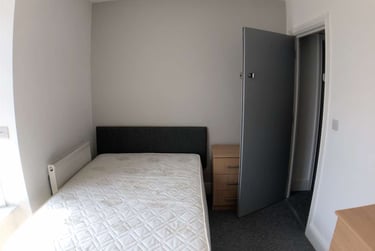 2 bed flat, Cheltenham Place, Mutley, Plymouth, PL47DZ - Image 5