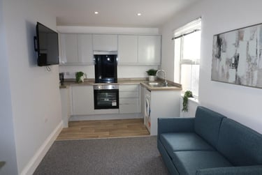 2 bed flat, Prospect Street, Greenbank, Plymouth, PL48NY - Image 1