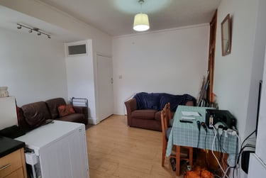 3 bed house, Beaumont Avenue, St Judes, Plymouth, PL48DX - Image 2