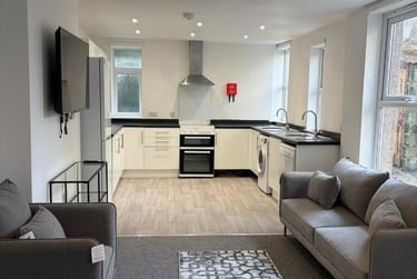 7 bed house, Hill Park Crescent, Greenbank, Plymouth, PL48JW - Image 4