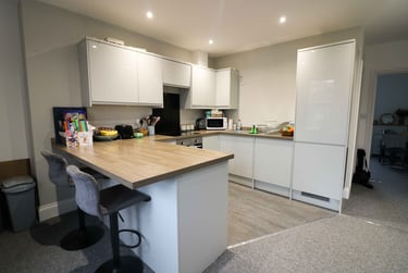 3 bed flat, Ermington Terrace, Mutley, Plymouth, PL46QG - Image 3