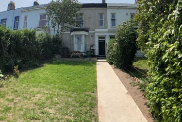 2 bed flat, Cheltenham Place, Mutley, Plymouth, PL47DZ - Image 1