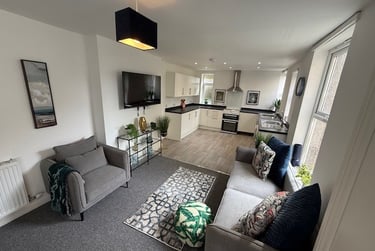 7 bed house, Hill Park Crescent, Greenbank, Plymouth, PL48JW - Image 1