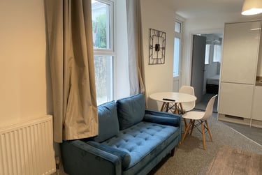 1 bed flat, Ermington Terrace, Mutley, Plymouth, PL46QG - Image 1