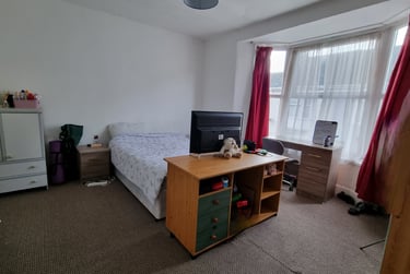 3 bed house, Beaumont Avenue, St Judes, Plymouth, PL48DX - Image 5