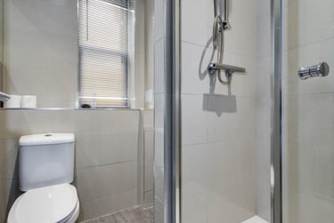 2 bed flat, Whimple Street, City Centre, Plymouth, PL12DH - Image 3