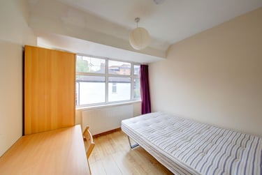 6 bed house, The Bittoms, City Centre, Kingston, KT12AR - Image 2