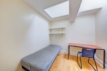 4 bed house, The Bittoms, City Centre, Kingston, KT12AR - Image 3