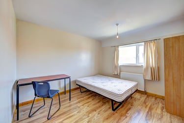 6 bed house, Addison Gardens, City Centre, Kingston, KT58DW - Image 3