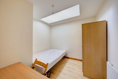 6 bed house, The Bittoms, City Centre, Kingston, KT12AR - Image 4