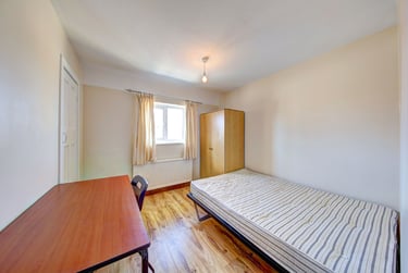 6 bed house, Addison Gardens, City Centre, Kingston, KT58DW - Image 4