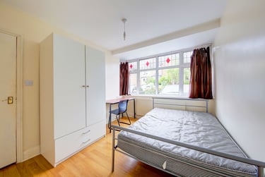 4 bed house, The Bittoms, City Centre, Kingston, KT12AR - Image 5