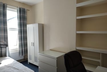 5 bed house, Marle Hill Parade, Francis Close Hall, Cheltenham, GL504LG - Image 10