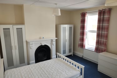 5 bed house, Marle Hill Parade, Francis Close Hall, Cheltenham, GL504LG - Image 6