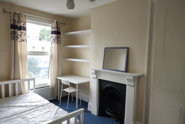 5 bed house, Marle Hill Parade, Francis Close Hall, Cheltenham, GL504LG - Image 9