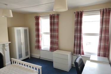 5 bed house, Marle Hill Parade, Francis Close Hall, Cheltenham, GL504LG - Image 7