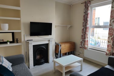 5 bed house, Marle Hill Parade, Francis Close Hall, Cheltenham, GL504LG - Image 1