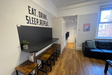 6 bed house, Oxnam Crescent, Spital Tongues, Newcastle, NE24LX - Image 2