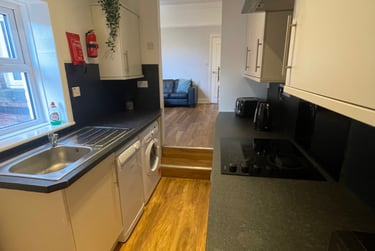 6 bed house, Oxnam Crescent, Spital Tongues, Newcastle, NE24LX - Image 4