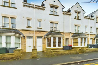 6 bed house, Villas Court, City Centre, Lancaster, LA11TR - Image 1