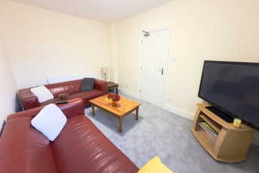 4 bed flat, Brock Street, City Centre, Lancaster, LA11UR - Image 1