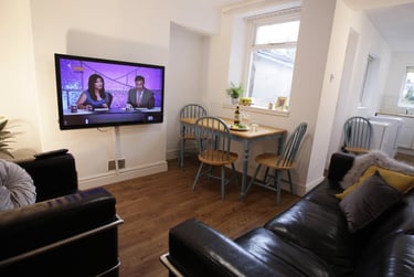 4 bed house, Park Square, City Centre, Lancaster, LA13EH - Image 2