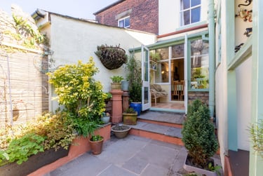 6 bed house, Dallas Road, City Centre, Lancaster, LA11TW - Image 2