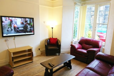 6 bed house, Lindow Square, City Centre, Lancaster, LA11SE - Image 2