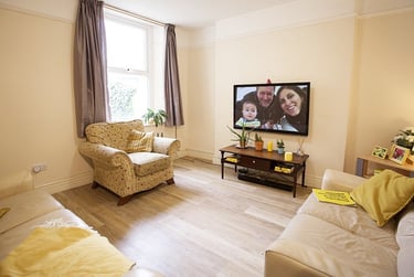 6 bed house, Portland Street, City Centre, Lancaster, LA11SZ - Image 2