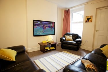 6 bed house, Windermere Road, City Centre, Lancaster, LA13EZ - Image 2