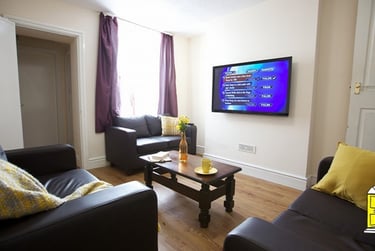 6 bed house, Windermere Road, City Centre, Lancaster, LA13EZ - Image 2