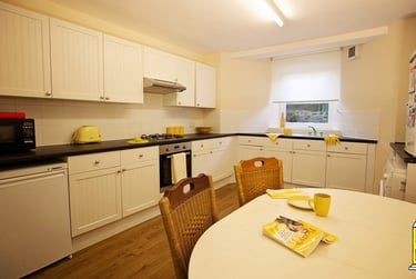 6 bed house, Dale Street, City Centre, Lancaster, LA13AW - Image 3