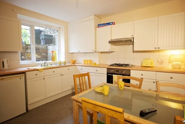 6 bed house, Windermere Road, City Centre, Lancaster, LA13EZ - Image 3