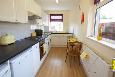 6 bed house, Golgotha Road, Scotforth, Lancaster, LA13AA - Image 3