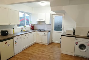 4 bed house, Parkfield Drive, City Centre, Lancaster, LA14BU - Image 4