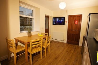 6 bed house, Lindow Square, City Centre, Lancaster, LA11SE - Image 4