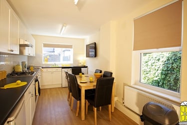 6 bed house, Portland Street, City Centre, Lancaster, LA11SZ - Image 4