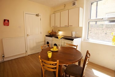 7 bed house, Hubert Place, City Centre, Lancaster, LA15PF - Image 4