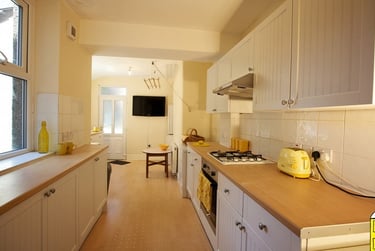 6 bed house, Dallas Road, City Centre, Lancaster, LA11TW - Image 4