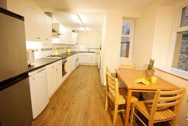 6 bed house, Lindow Square, City Centre, Lancaster, LA11SE - Image 5