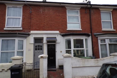 4 bed house, Edmund Road, Southsea, Portsmouth, PO40LL - Image 1