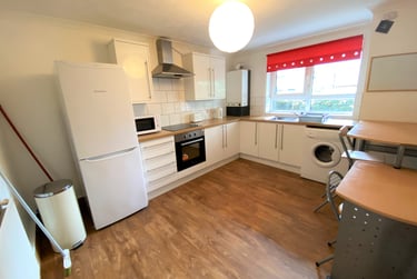 3 bed flat, Greetham Street, University of Portsmouth, Portsmouth, PO54LJ - Image 1