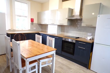 6 bed house, Aylward Street, University of Portsmouth, Portsmouth, PO13PH - Image 1