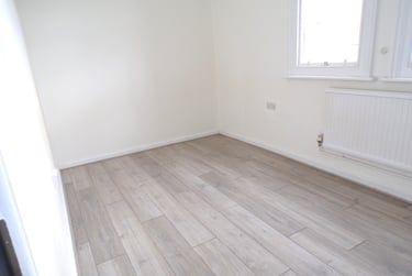 3 bed flat, Aylward Street, University of Portsmouth, Portsmouth, PO13PH - Image 2
